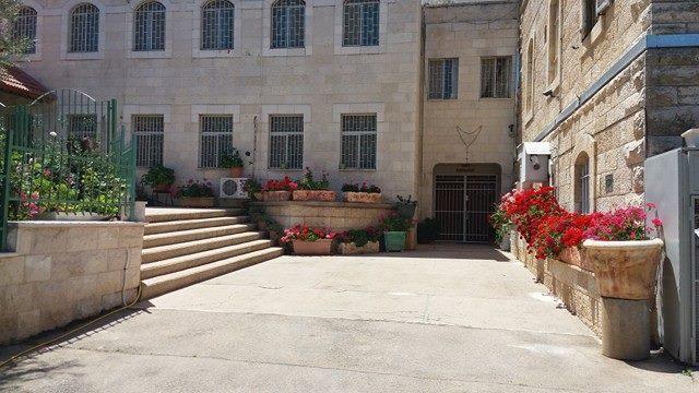 Rosary Sister Guest House Ein Karem Jerusalem Exterior photo